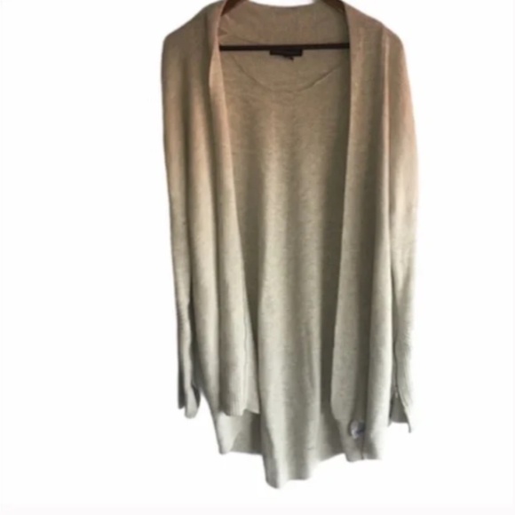 Banana Republic Sweaters - Women’s Banana Republic Grey Cardigan Sweater
